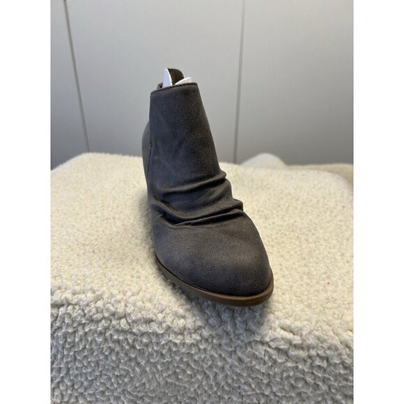 Report Clarice Heeled Bootie Gray Faux Suede Size 6W - Picture 3 of 5